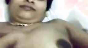 Desi bibi kanthi dodo gedhe seneng nunggang jaran 4 min 20 sec