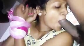 Un couple amateur s'engage dans le sexe hardcore dans un ménage indien 2 minute 40 sec