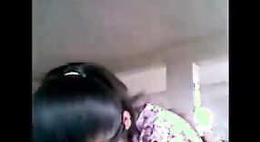 Payudara payudara sensual lan stimulasi driji saka wong enom Gujaratian Wanita sing misuwur 0 min 0 sec