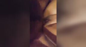 尼泊尔的一个十几岁的女孩第一次失去了童贞 1 敏 10 sec