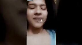 Gadis remaja dengan payudara besar dari Bangalore dalam video seks panas 6 min 20 sec