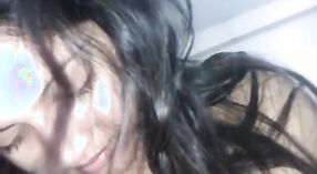 Desi college girl z Chennai daje ustne i angażuje się w hardcore seks z indyjskim mężczyzną 4 / min 40 sec