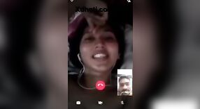 Prachtige Indiase Vrouw toont zichzelf op video chat 0 min 0 sec