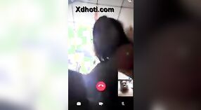 Impresionante mujer india se muestra a sí misma en el chat de video 9 mín. 40 sec