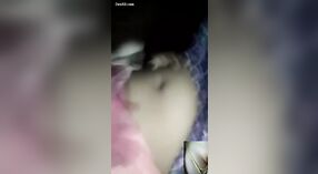 印度女孩在网络摄像头上暴露了她的乳房和阴道 2 敏 40 sec