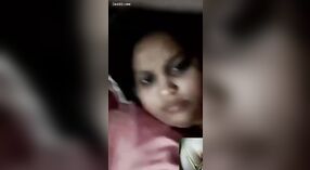 Indiano ragazza exposing lei seni e vagina su webcam 3 min 40 sec