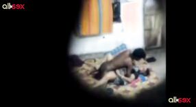 Bibi rumah pedesaan terlibat dalam aktivitas seksual saat merekam bukti 2 min 40 sec