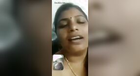 Obrolan video intim antara pasangan Tamil dan pasangannya 2 min 00 sec