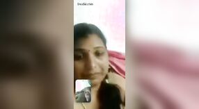 Video chat íntimo entre un cónyuge tamil y su pareja 2 mín. 20 sec