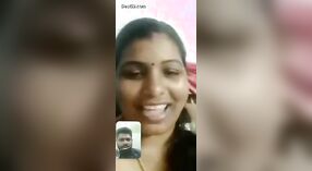 Intimer Video -Chat zwischen einem tamilischen Ehepartner und ihrem Partner 3 min 00 s