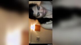 Joven Desi esposa placeres de su envejecimiento marido en un nuevo video 0 mín. 40 sec