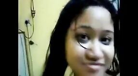 Desi schoolgirl mendapat kacau di kamar mandi 0 min 0 sec