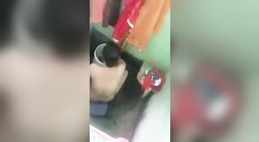 Spying ing pepadhamu kanggo pengalaman sing luwih apik tinimbang porno Desi India 0 min 30 sec