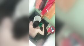 Spying ing pepadhamu kanggo pengalaman sing luwih apik tinimbang porno Desi India 0 min 40 sec