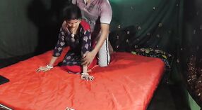 Wifes desa pisanan nemoni bojo ing India 2 min 50 sec