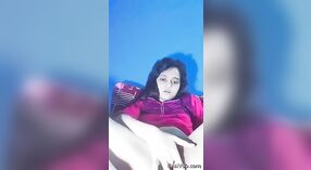 Une jeune femme sexuellement excitée de Chittagong au Bangladesh se livre au plaisir de soi 0 minute 0 sec