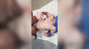 Bhabhi角质与她的变态丈夫在乡村视频中 6 敏 20 sec