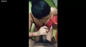 Desi femme fait une pipe et reçoit du sperme dans cette vidéo explicite 0 minute 50 sec