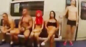 Jovem indígena vixen indulges em Ao ar livre Sexo em Hindi filme 17 minuto 00 SEC