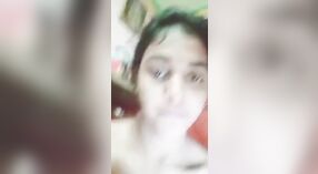 Prawan desa India seksi nyurung solo jinis lan masturbasi 2 min 20 sec