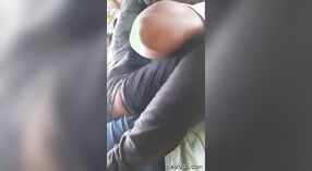 Tamil ragazze trapelato video di appassionato incontro con il suo amante 2 min 00 sec