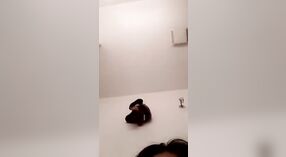 Memikat gadis India dengan pakaian dalam merah di webcam 3 min 00 sec