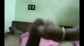 ibu rumah tangga beruap rumah pertemuan dengan tetangga di Mallu India Dewasa porno 3 min 00 sec