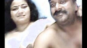 Mallu Aunty kanthi dodo amba film dheweke nggawe jinis karo bojone ing webcam 2 min 10 sec