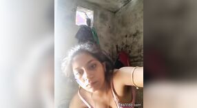 Femme au foyer du village en Inde s'expose et se fait plaisir 7 minute 00 sec