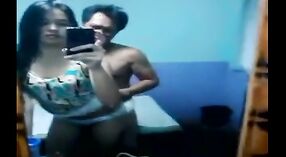 Seksi Gesang Intim ing Omah Kanthi Kesenengan lan Kesenengan Lisan 0 min 30 sec