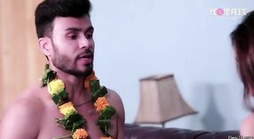 Desi aunty içinde saree gets dövülerek içinde buharlı Hint Porno 5 dakika 00 saniyelik