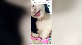 Sedutora Dona de casa indiana realiza uma performance de tango premium com comentários em Hindi 9 minuto 00 SEC