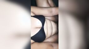 Người mẫu ấn độ cho một blowjob và được fucked trong phần 1 3 tối thiểu 20 sn