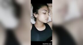 Une douce Indienne se fait lentement pénétrer par son amie 0 minute 0 sec