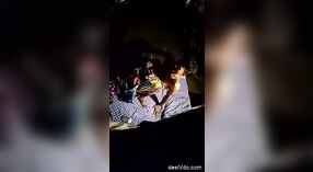 一对农村社区的夫妇晚上从事性活动 0 敏 30 sec