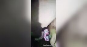 A dona de casa indiana faz sexo com o marido 0 minuto 0 SEC