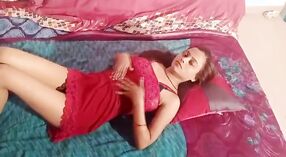 Femme au foyer indienne aux gros seins aime le sexe passionné avec son mari dans une vidéo maison 0 minute 0 sec