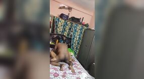 Pasangan indian sing semangat kanggo kegiatan seksual sing kuat 1 min 30 sec