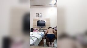 Pasangan indian panas melu ing patemon hotel sing akeh 2 min 10 sec