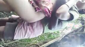 Sexo al aire libre entre hermano y hermana en video bengalí 2 mín. 50 sec