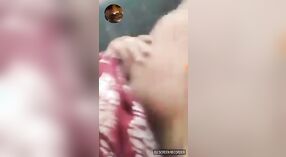 ایک تنہا بھارتی لڑکی pleasuring خود پر ایک ویڈیو کال کے ساتھ اس کے پریمی 5 کم از کم 50 سیکنڈ