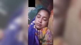 Gadis desi memamerkan lekuk tubuhnya dalam panggilan video solo bagian 2 5 min 40 sec