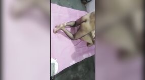 Vidéo porno indienne secrètement enregistrée: Une caméra cachée capture le sexe amateur 3 minute 20 sec