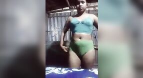 Menina indiana revela seu corpo nu para seu amante 5 minuto 20 SEC