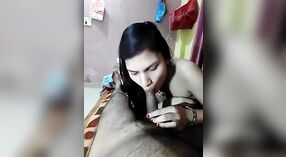 Bojo India menehi handjob kanggo bojone ing POV 0 min 40 sec