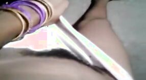 Watch video eksklusif saka ibu rumah tangga India seksi sing mbabarake susu lan pus ing webcam 4 min 00 sec