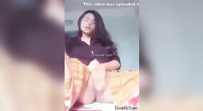 Vidéo exclusive d'une bangladaise excitée révélant sa zone intime humidifiée sur webcam 1 minute 30 sec