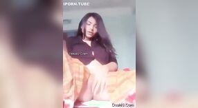 Video esclusivo di una cornea ragazza del Bangladesh che rivela la sua zona intima inumidita in webcam 1 min 50 sec