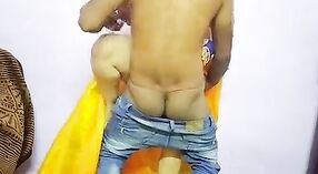 Famiglia sesso in Hindi xxx video con Gharati Mai e Choda Chodi 6 min 20 sec