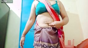 Sangeeta, seorang wanita Telugu dewasa, menginginkan bercinta yang penuh gairah dan intens dengan iringan audio Telugu yang eksplisit 1 min 30 sec